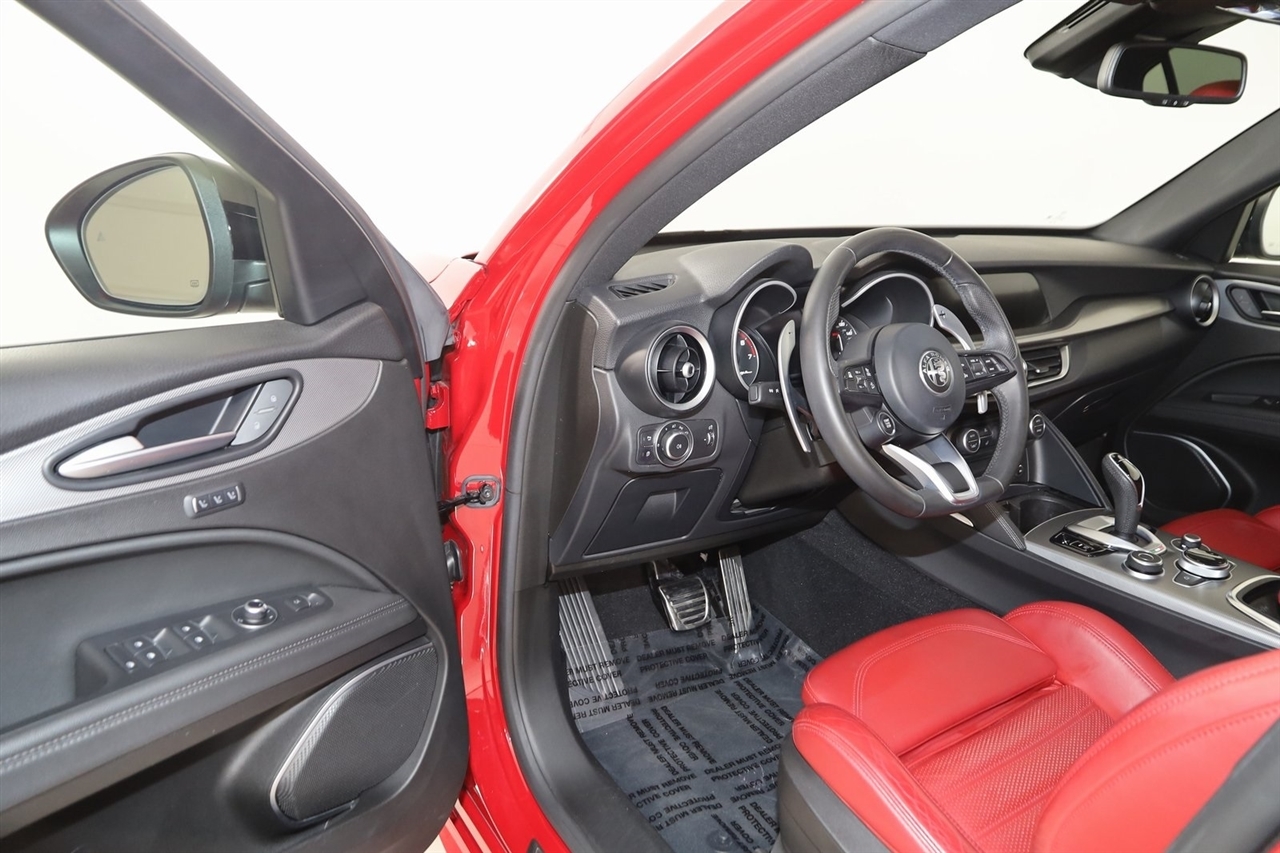 Alfa Romeo Stelvio  2022