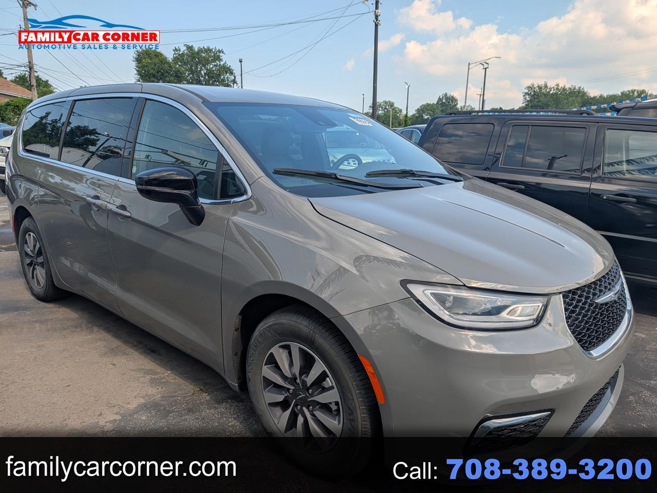 2025 Chrysler Pacifica Hybrid Select