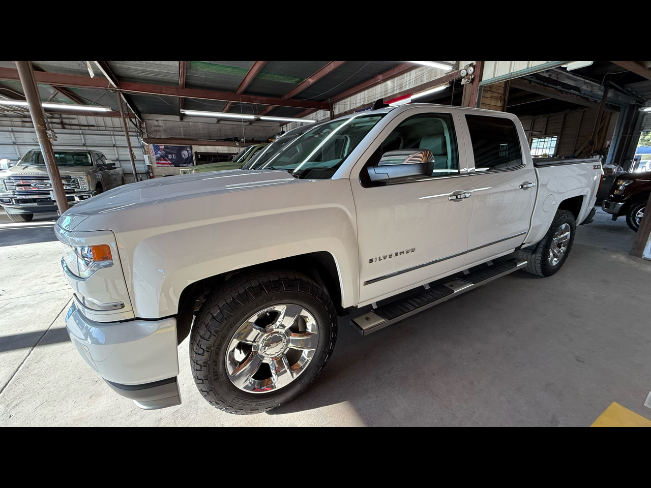 2016 Chevrolet Silverado 1500 4WD Crew Cab 143.5" LTZ w/2LZ