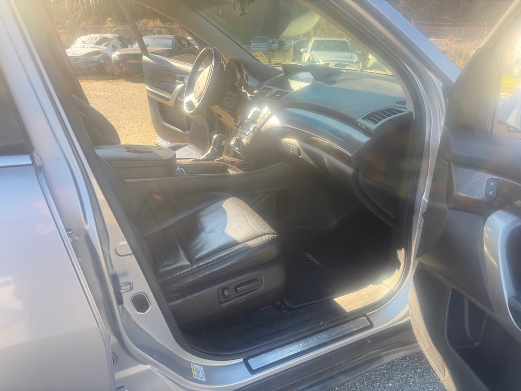 Acura MDX 6-Spd AT w/Tech Package 2012