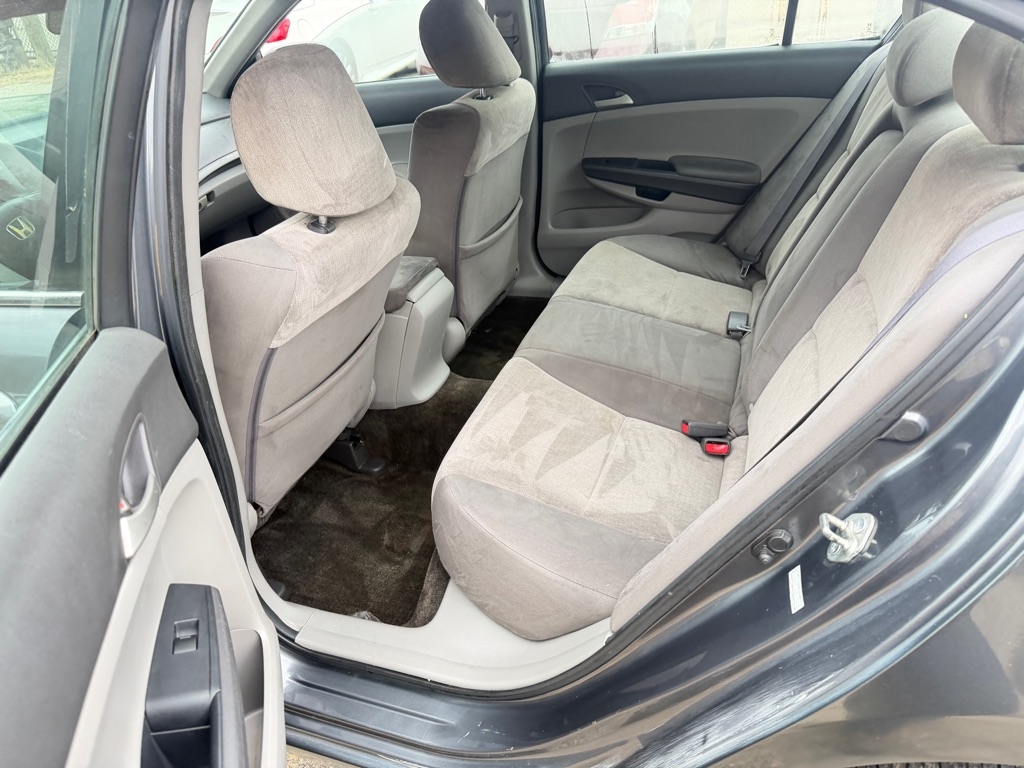 Honda Accord LX sedan AT 2010