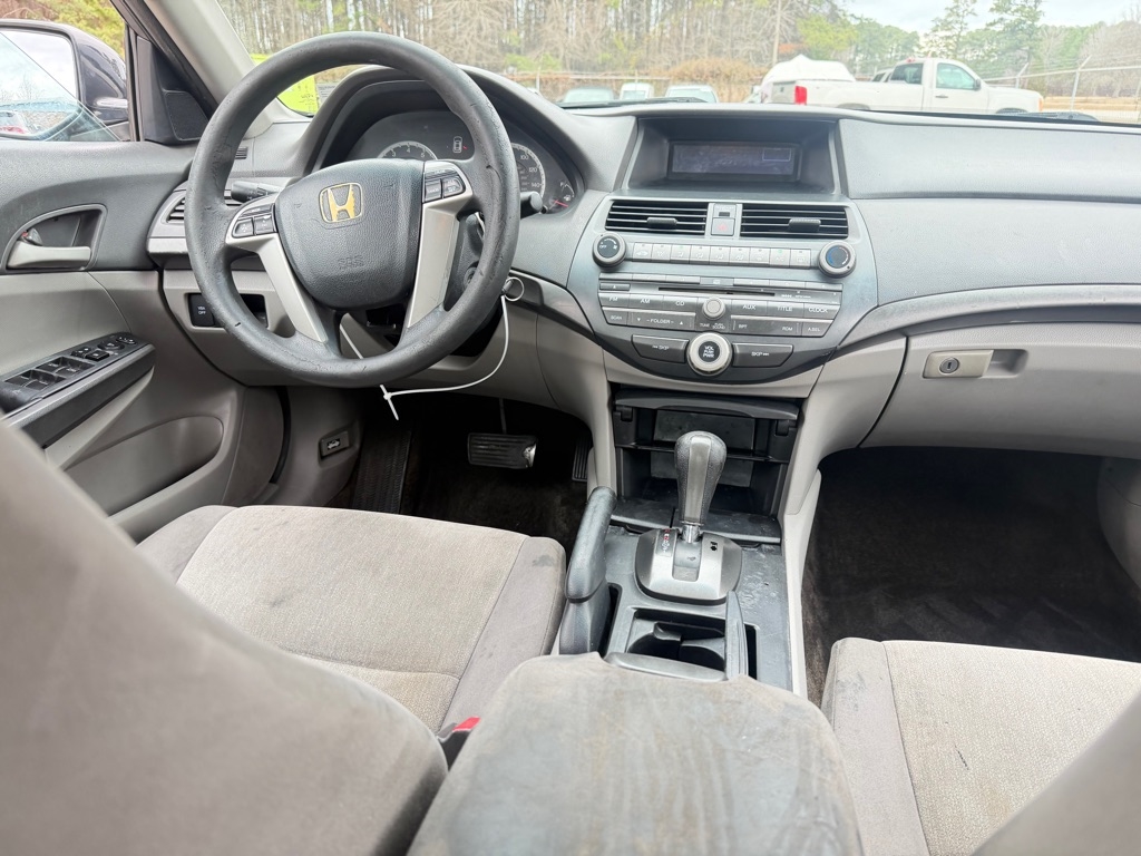 Honda Accord LX sedan AT 2010