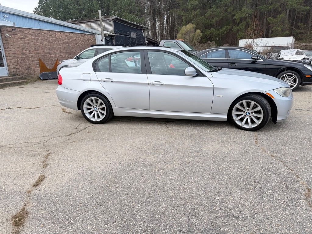 BMW 3-Series 328i xDrive 2011