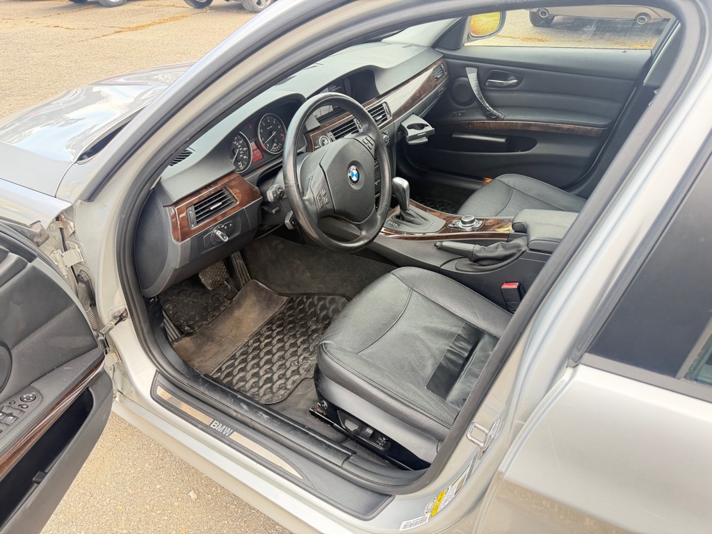 BMW 3-Series 328i xDrive 2011