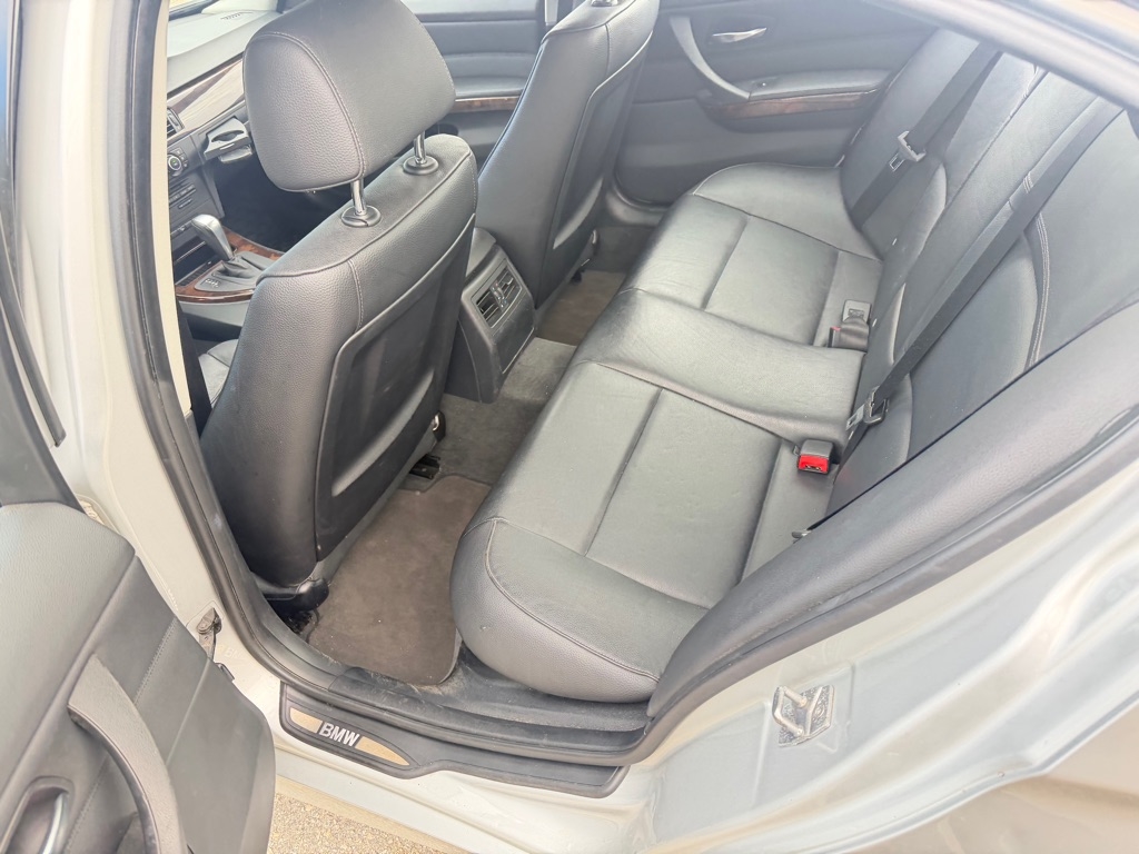 BMW 3-Series 328i xDrive 2011