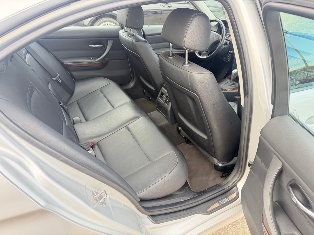 BMW 3-Series 328i xDrive 2011