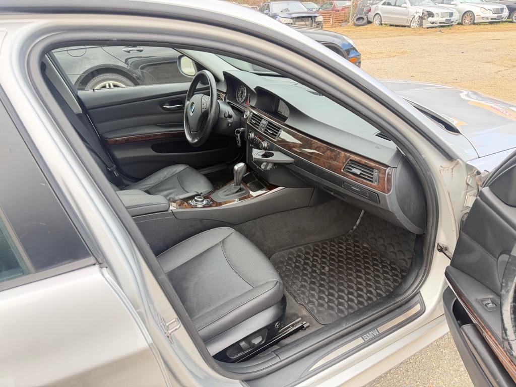 BMW 3-Series 328i xDrive 2011