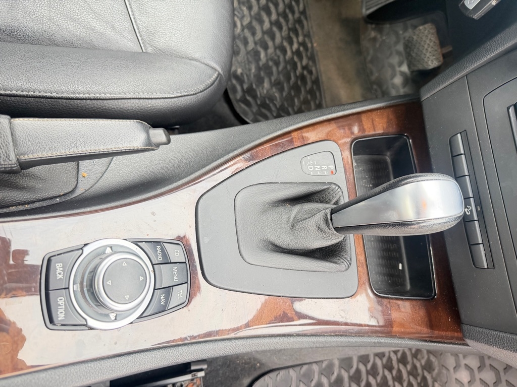 BMW 3-Series 328i xDrive 2011