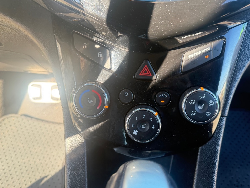 Chevrolet Sonic RS Auto 5-Door 2015