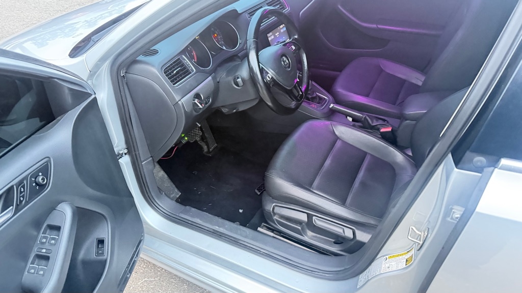 Volkswagen Jetta SE 6A 2015