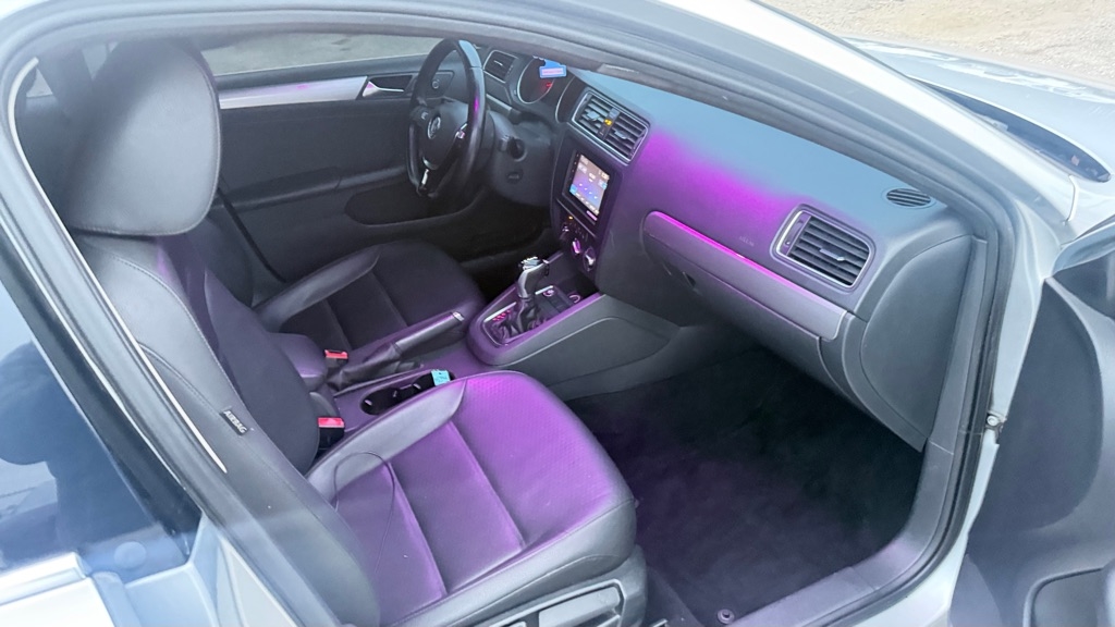 Volkswagen Jetta SE 6A 2015