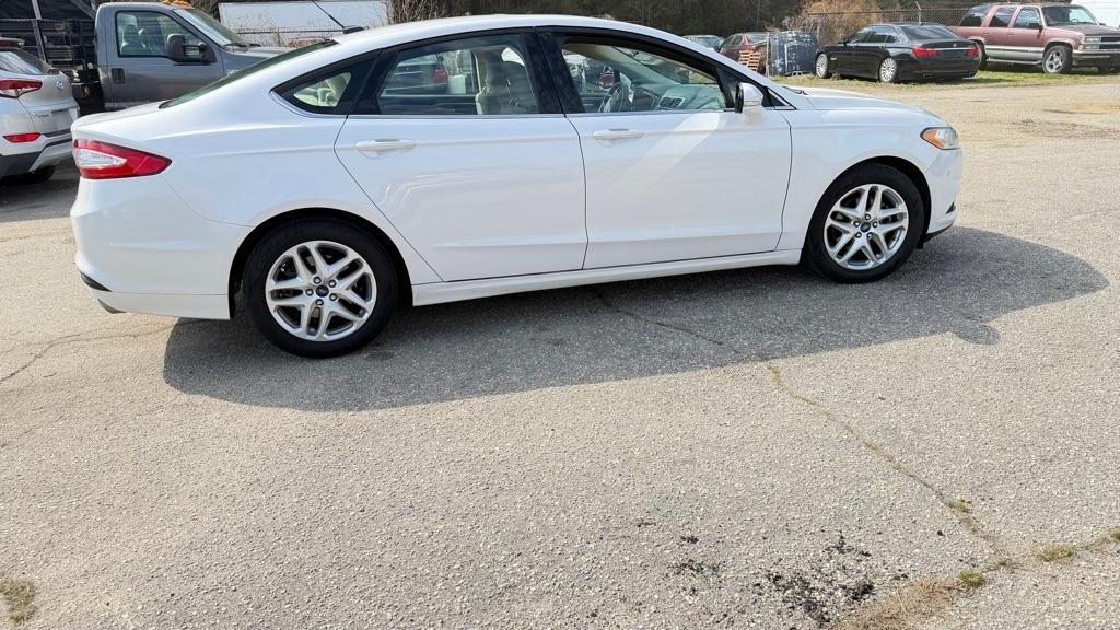 Ford Fusion SE 2013