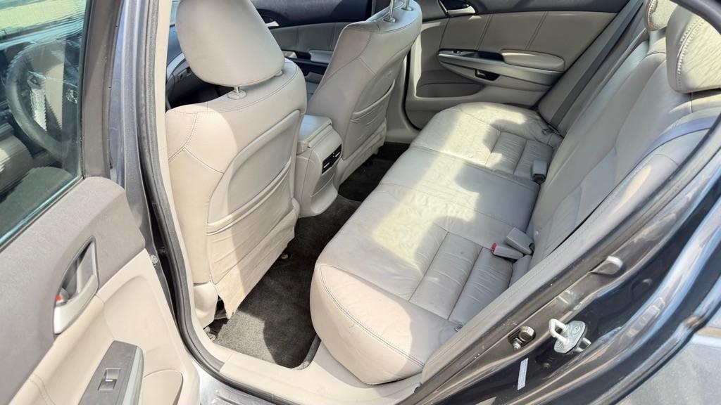 Honda Accord EX-L V-6 Sedan AT 2011