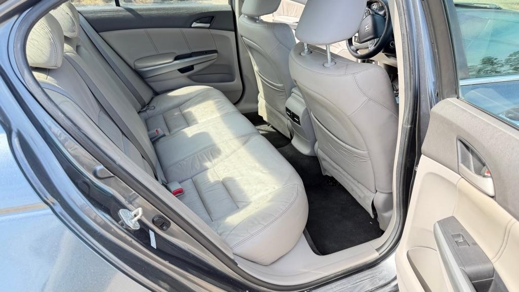 Honda Accord EX-L V-6 Sedan AT 2011