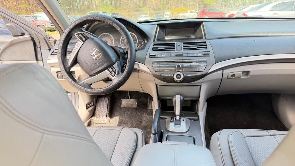 Honda Accord EX-L V-6 Sedan AT 2011