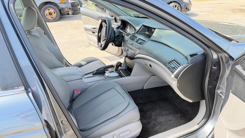 Honda Accord EX-L V-6 Sedan AT 2011