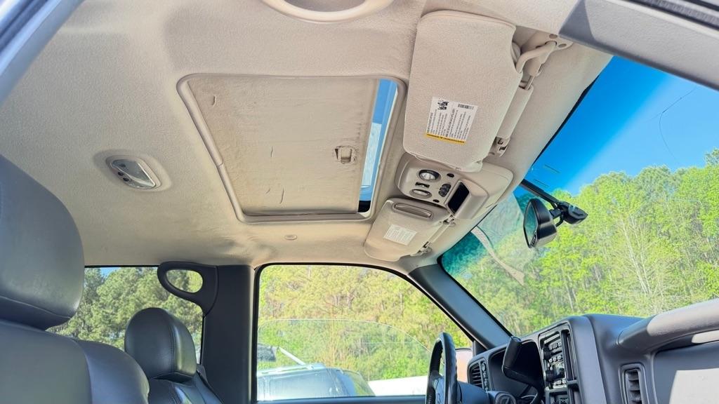 Chevrolet Avalanche 1500 4WD 2003