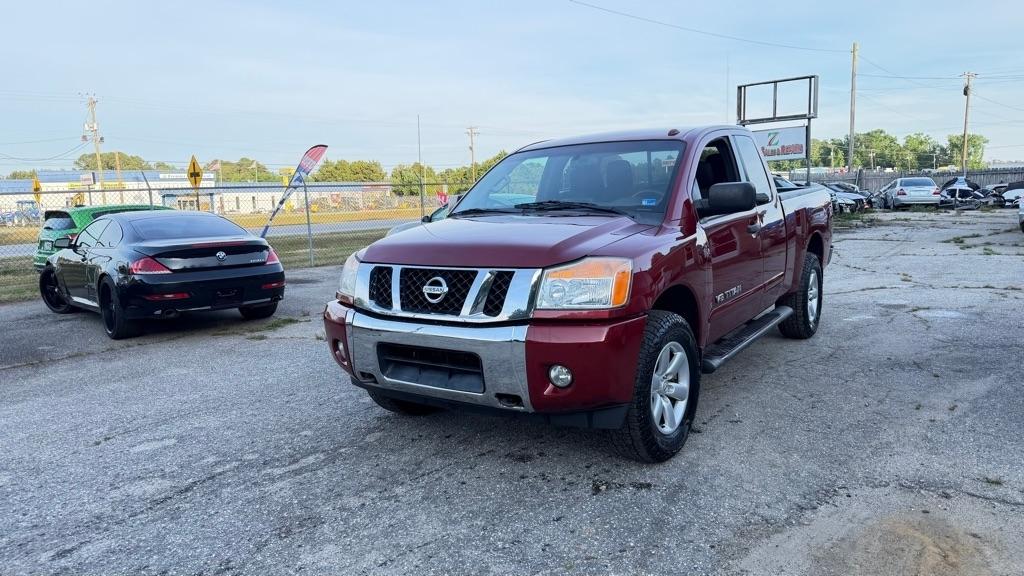 Nissan Titan S King Cab 4WD 2013
