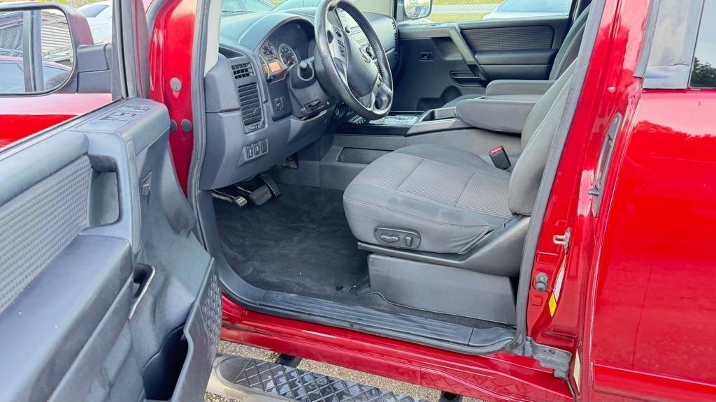 Nissan Titan S King Cab 4WD 2013