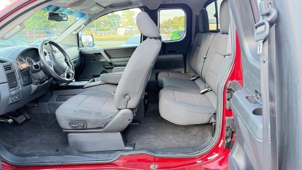 Nissan Titan S King Cab 4WD 2013