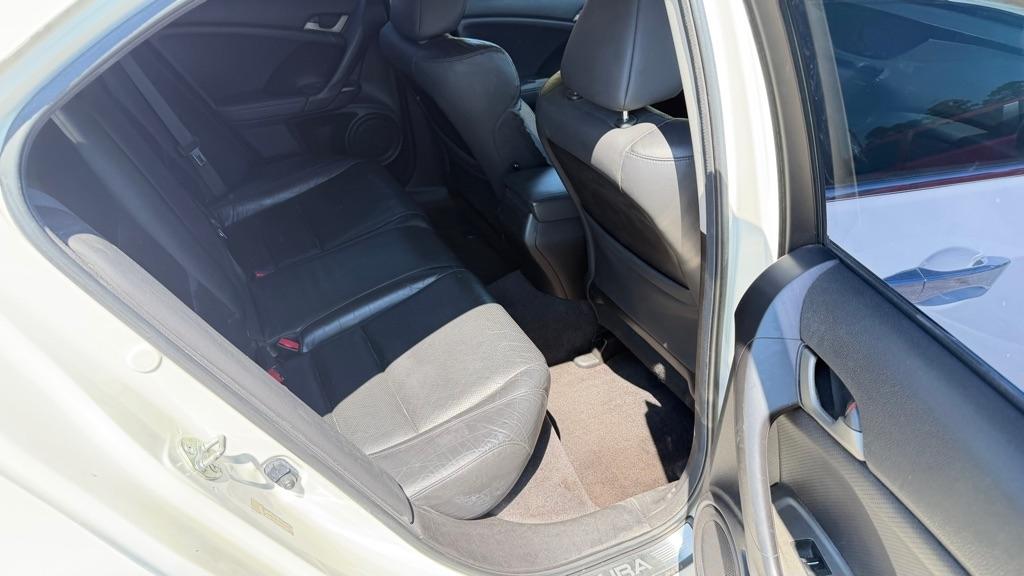 Acura TSX 5-Speed AT with Tech Package 2009