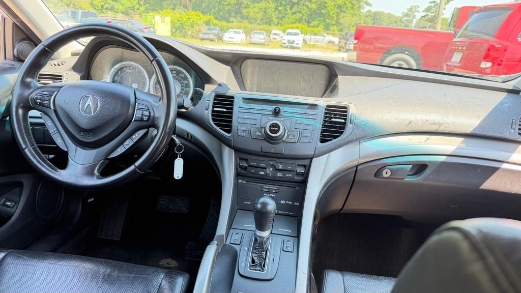 Acura TSX 5-Speed AT with Tech Package 2009