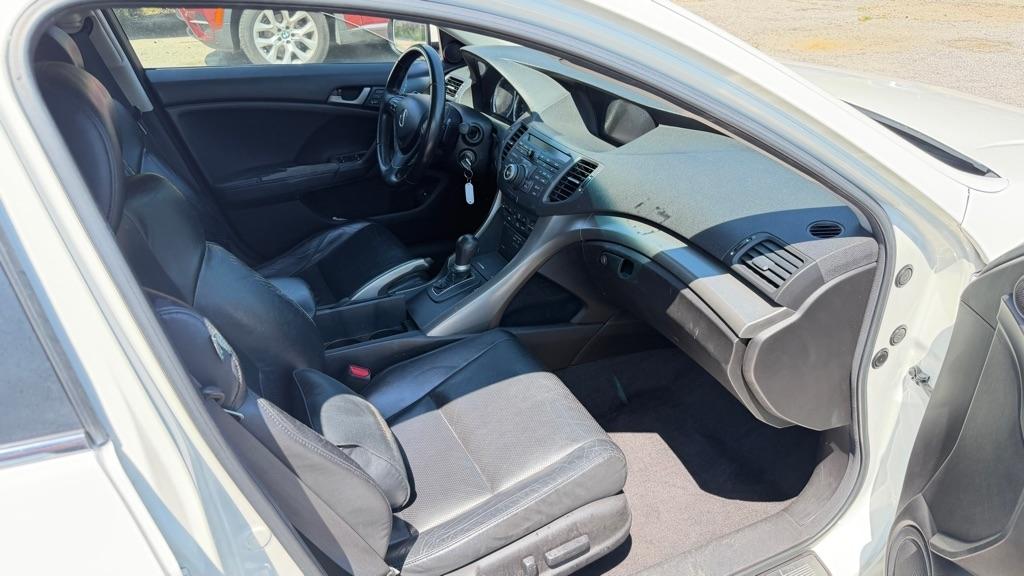 Acura TSX 5-Speed AT with Tech Package 2009