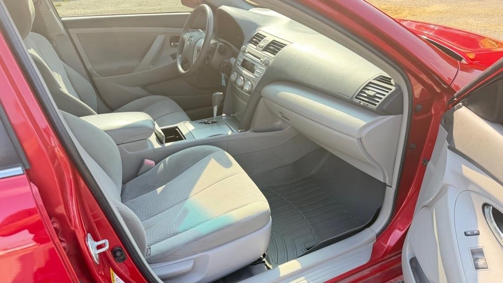 Toyota Camry Base 6-Spd AT 2011