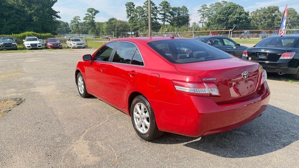 Toyota Camry Base 6-Spd AT 2011