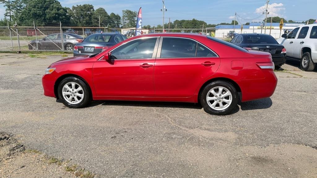 Toyota Camry Base 6-Spd AT 2011