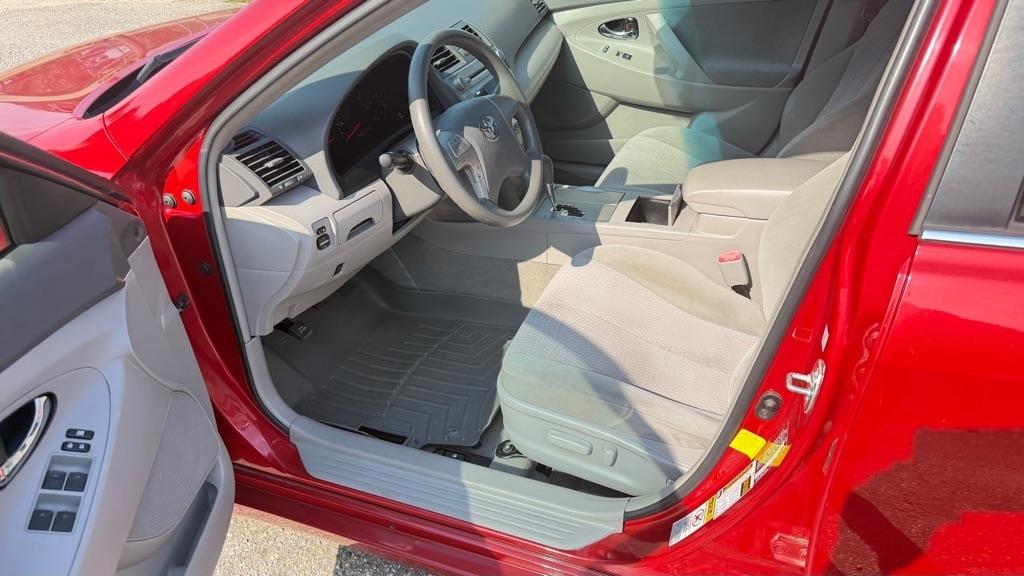 Toyota Camry Base 6-Spd AT 2011