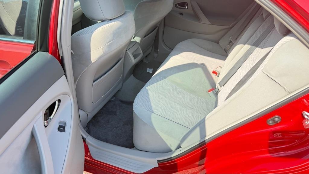 Toyota Camry Base 6-Spd AT 2011