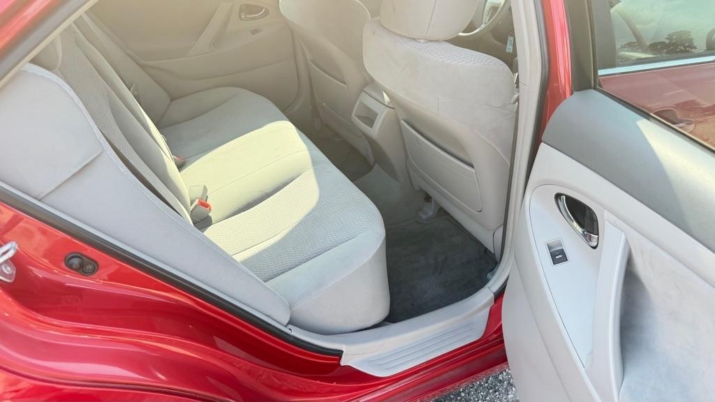 Toyota Camry Base 6-Spd AT 2011