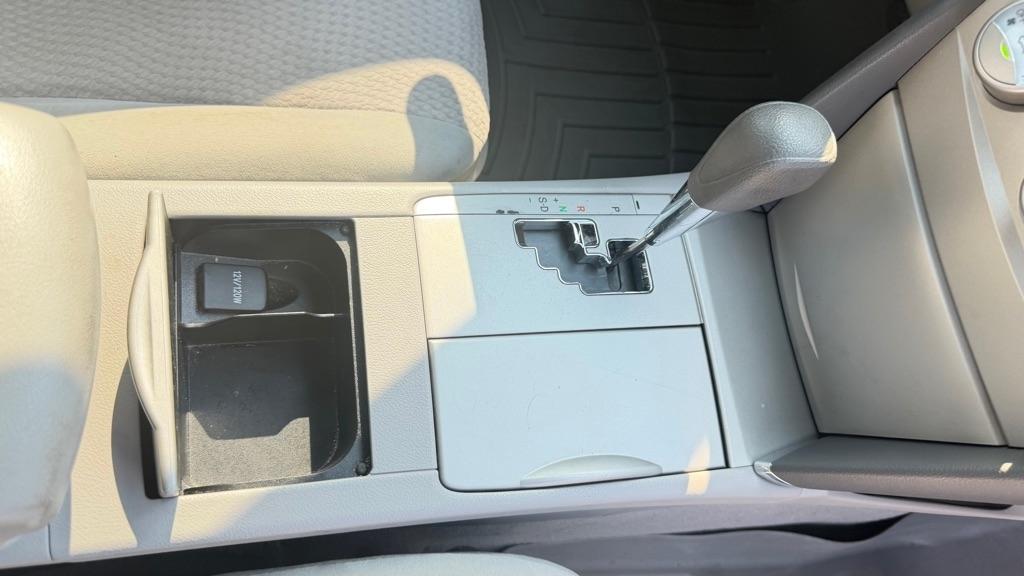 Toyota Camry Base 6-Spd AT 2011
