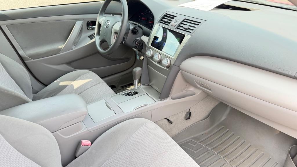 Toyota Camry Base 6-Spd AT 2011