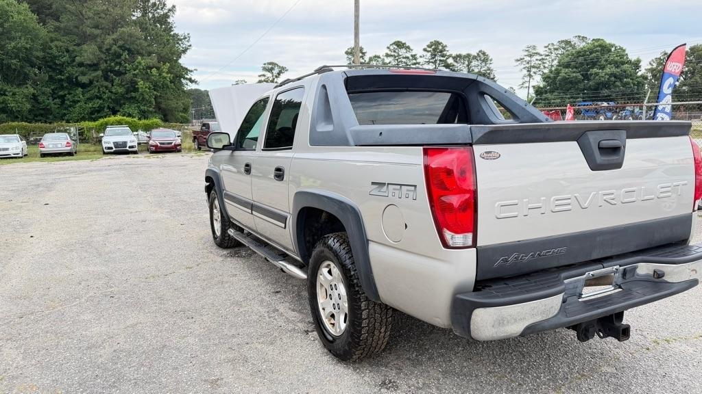 Chevrolet Avalanche 1500 2WD 2004