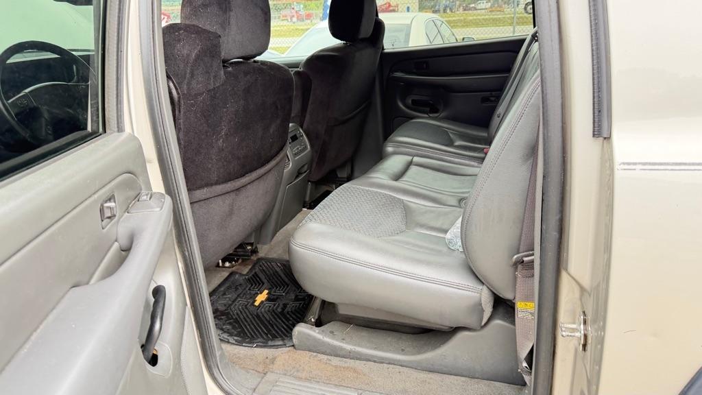 Chevrolet Avalanche 1500 2WD 2004