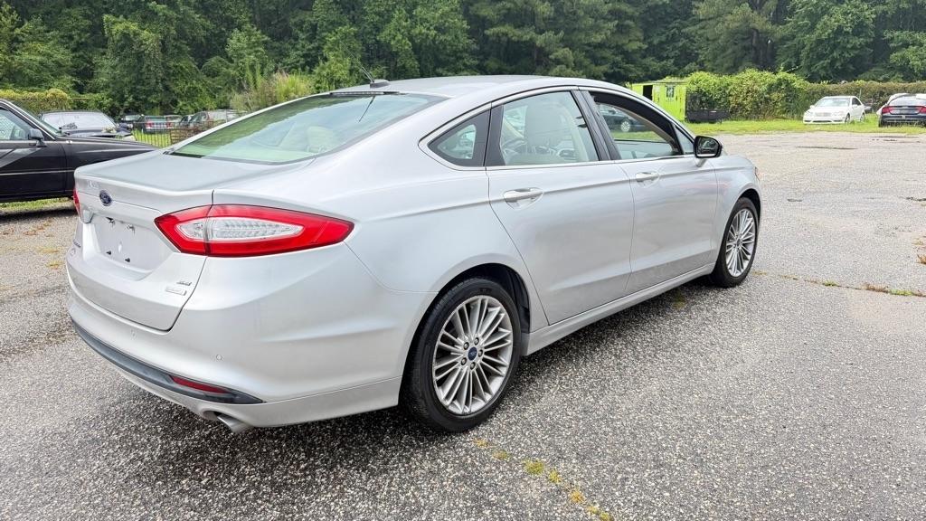 Ford Fusion SE 2013
