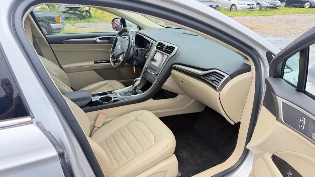 Ford Fusion SE 2013