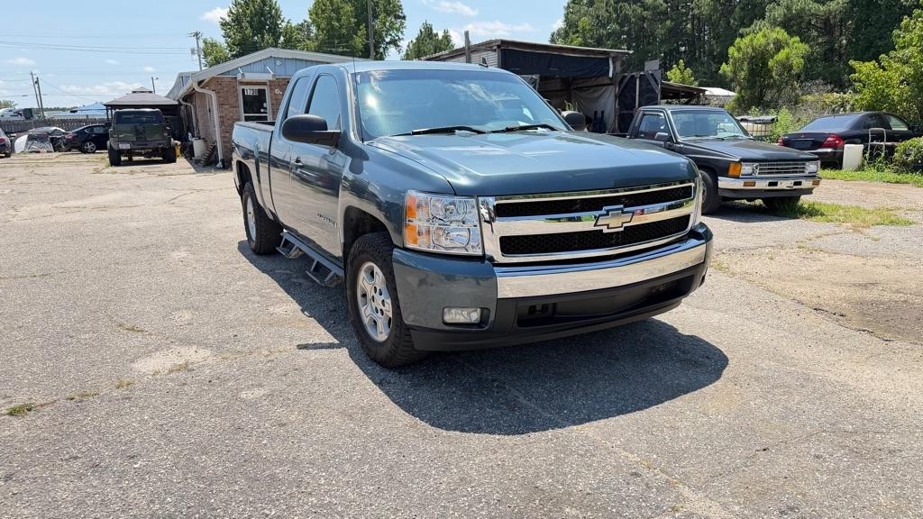 Chevrolet Silverado 1500 Work Truck Ext. Cab Std. Box 4WD 2008