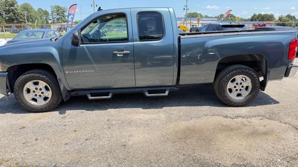 Chevrolet Silverado 1500 Work Truck Ext. Cab Std. Box 4WD 2008