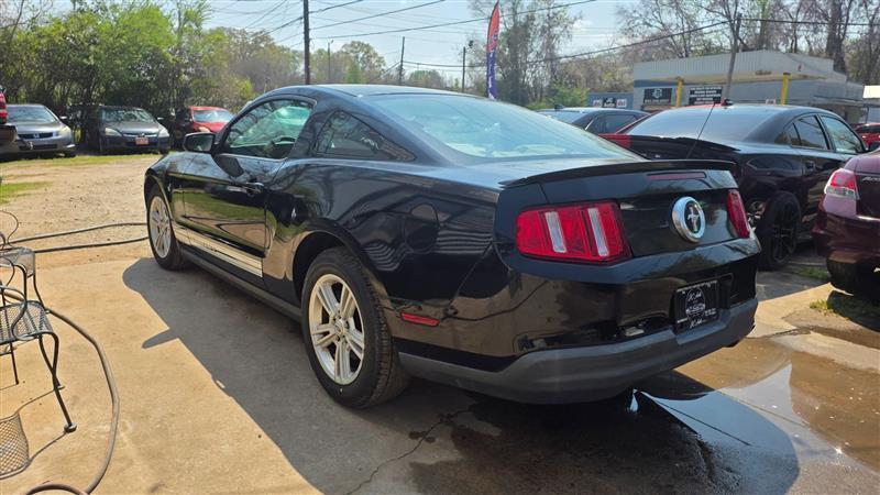 Ford Mustang  2010