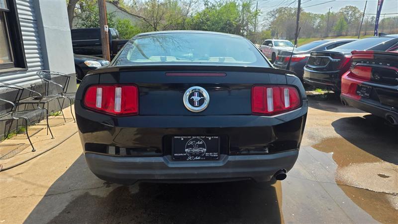 Ford Mustang  2010