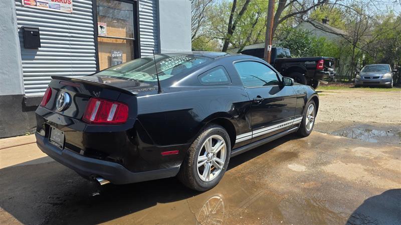Ford Mustang  2010