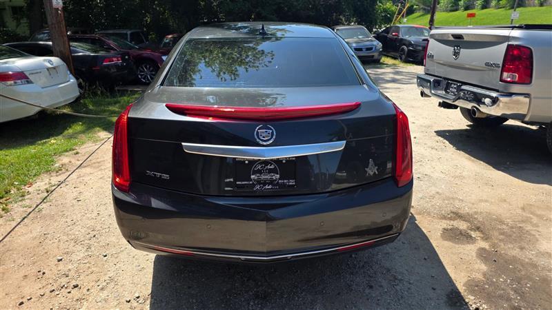 Cadillac XTS  2013