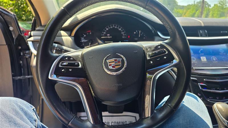 Cadillac XTS  2013