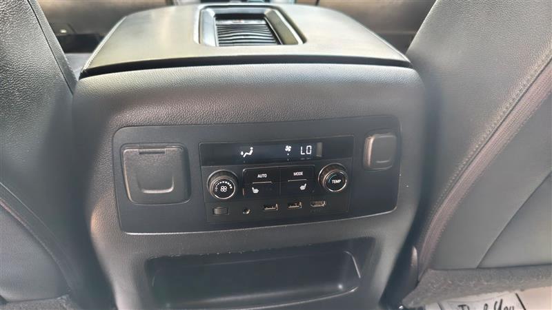 Chevrolet Suburban  2017