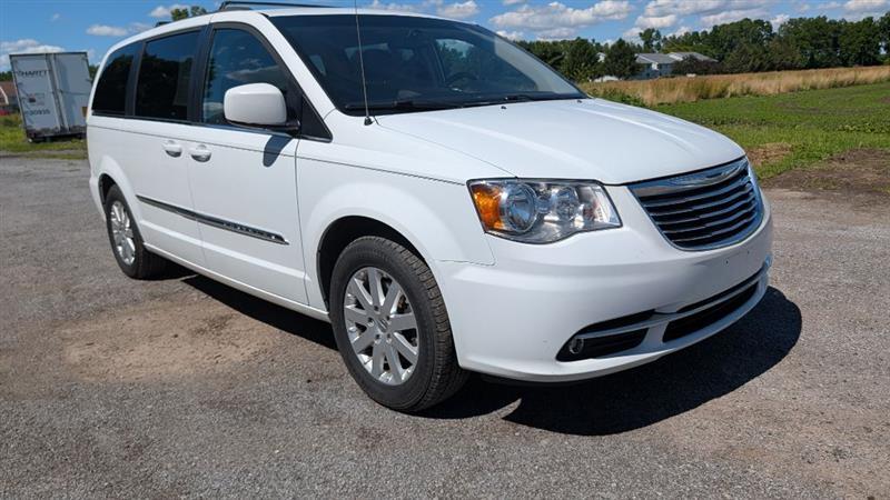 2016 Chrysler Town & Country Touring - Photo 6
