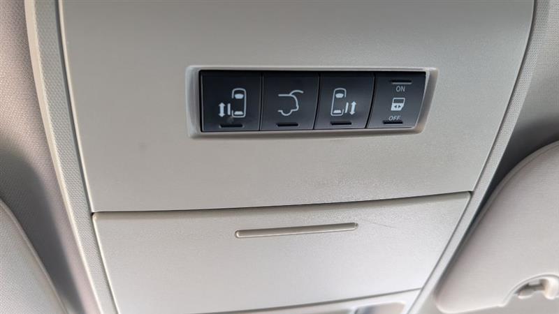 2016 Chrysler Town & Country Touring - Photo 13