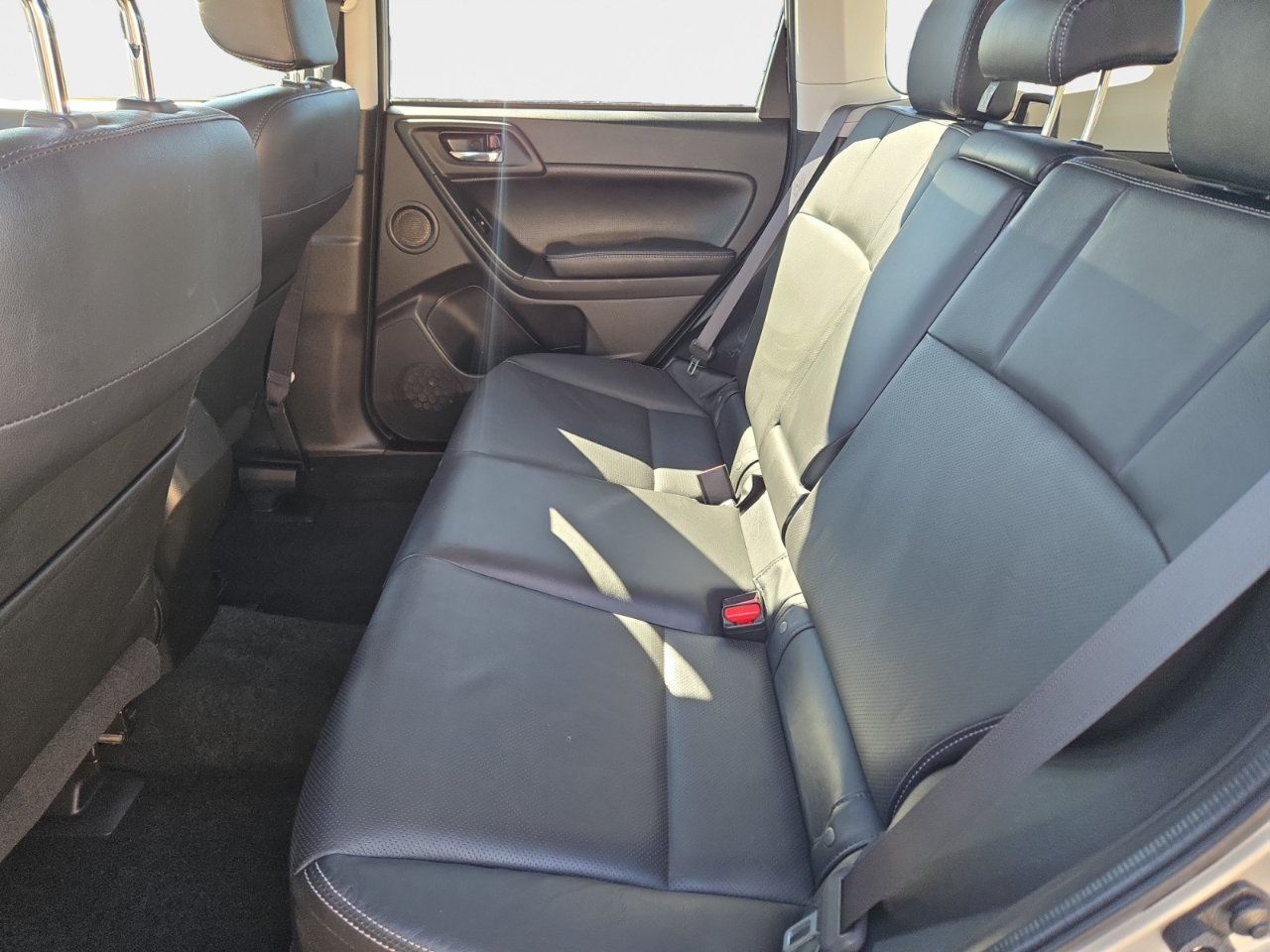 Subaru Forester 2.5i Touring 4D SUV 2015 Subaru Forester 2.5i Touring 4D SUV 2015